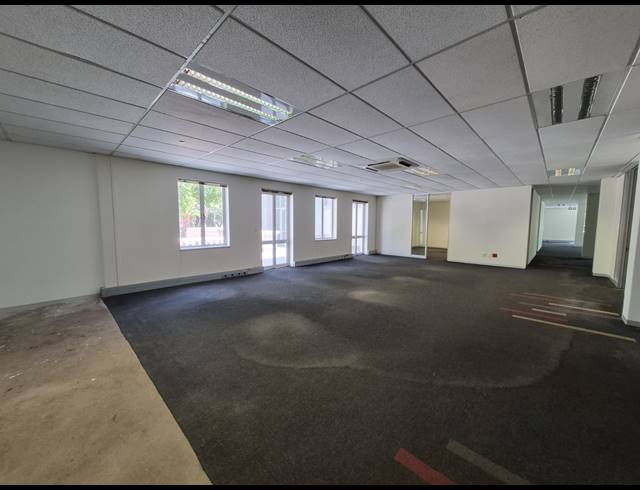 606M² OFFICE TO LET IN SANDTON CENTRAL